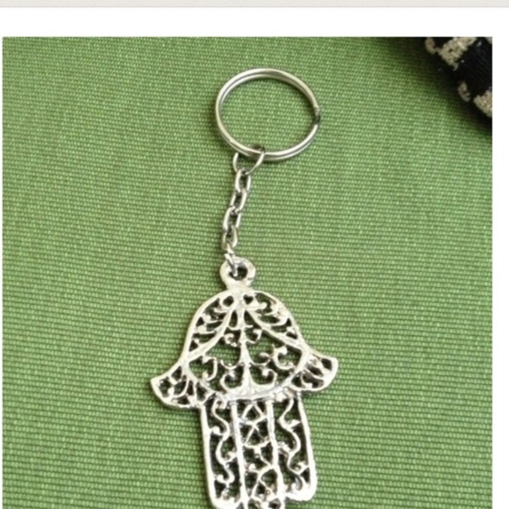 🐪 Silver Hamsa key chain, authentic from Morocco.